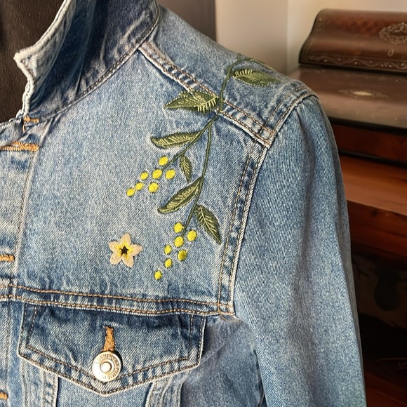 &DENIM “Liberté” Embroidered Floral Denim Jacket - Picture 8 of 14